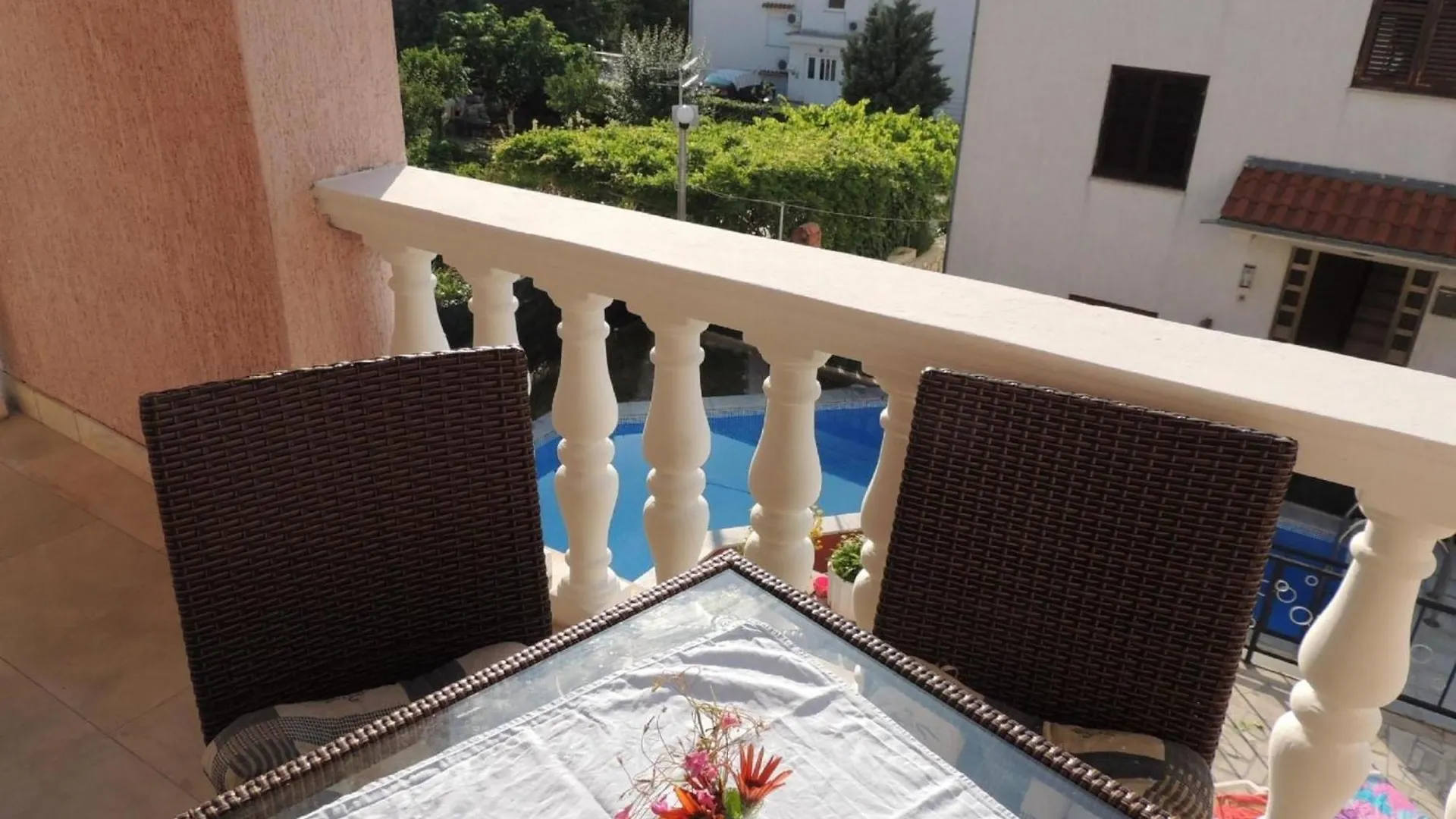Wohnung In Bogovici Mit Grossem Gemeinsamem Pool Malinska Apartment