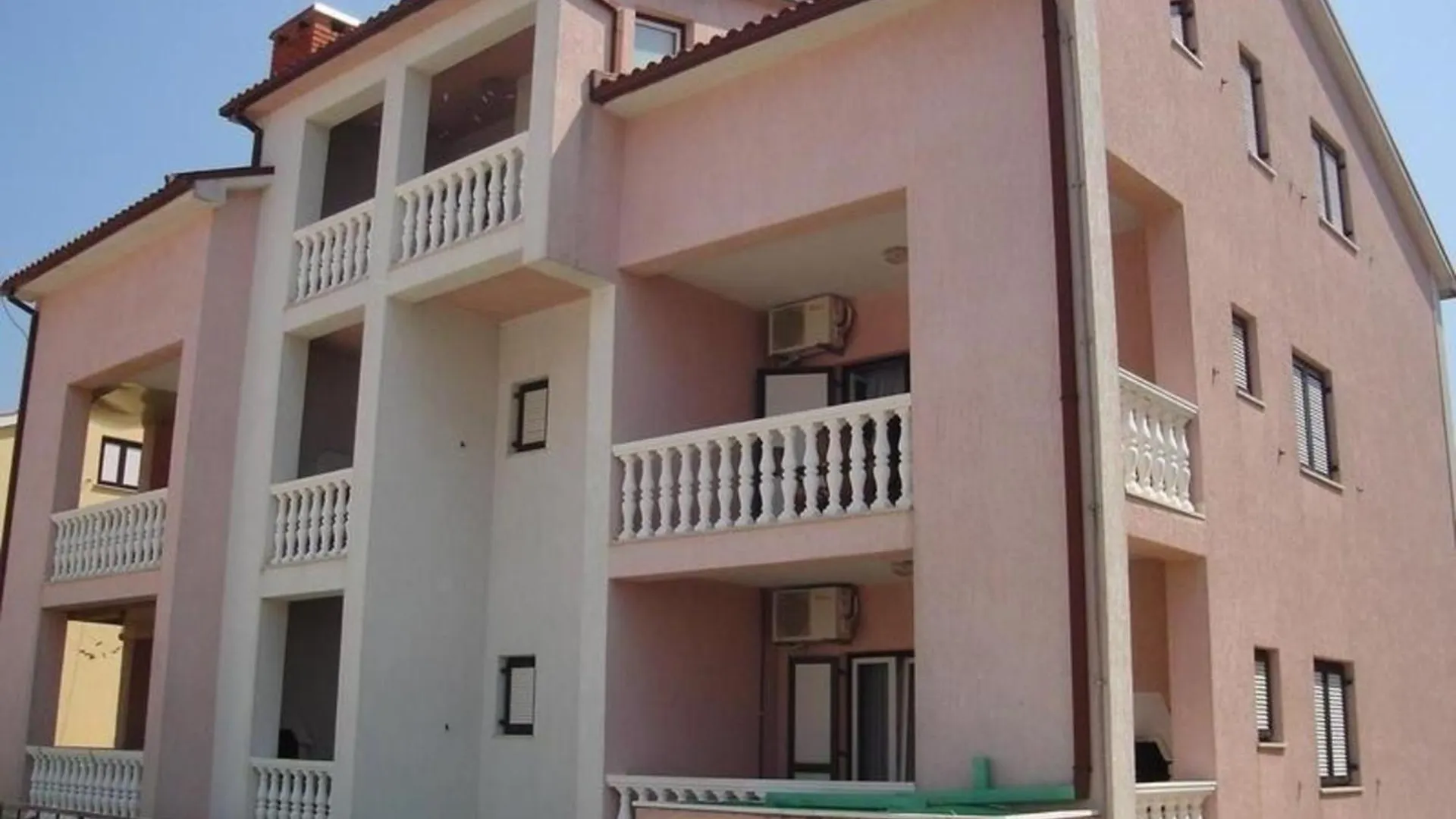 Apartment Wohnung In Bogovici Mit Grossem Gemeinsamem Pool Malinska