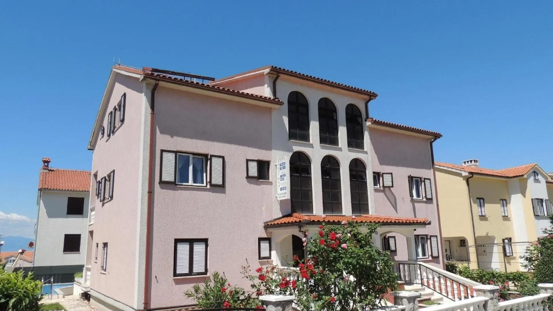 Apartment Wohnung In Bogovici Mit Grossem Gemeinsamem Pool Malinska